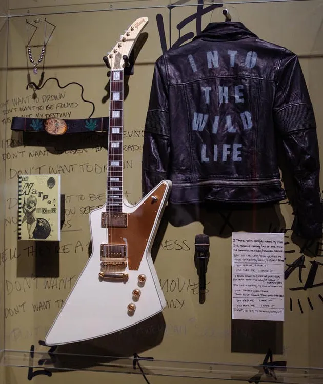 Lzzy Hale guitar